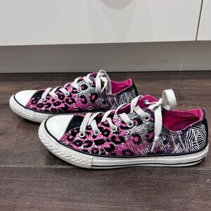 Kids Pink Leopard Low-Top Canvas Sneakers